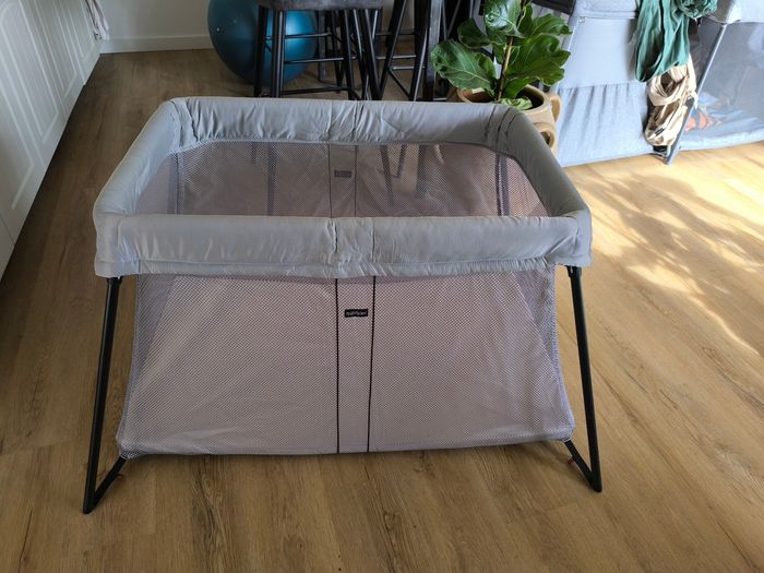 Lit parapluie babybjorn gris dernier modèle