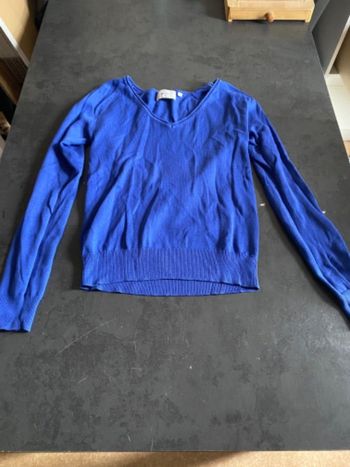 Pull bleu