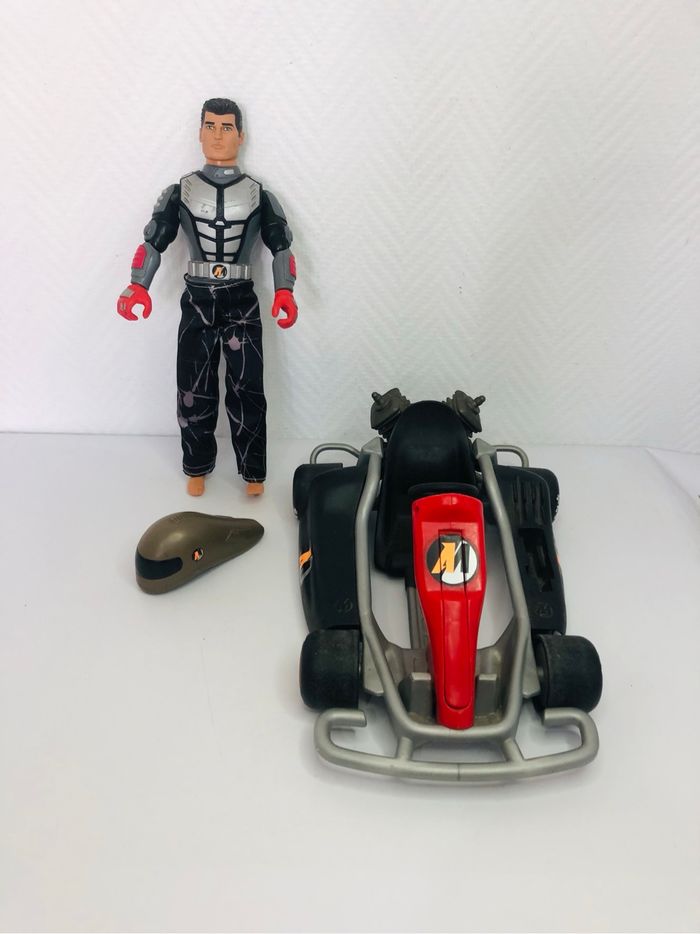 Figurine action man et kart - photo numéro 3