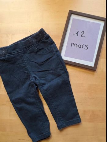 Pantalon pour fille taille 12mois marque Gémo très bon état