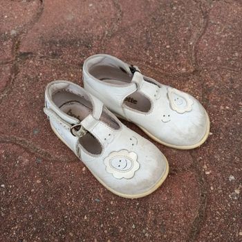 chaussures banches bébé babybotte pointure 21