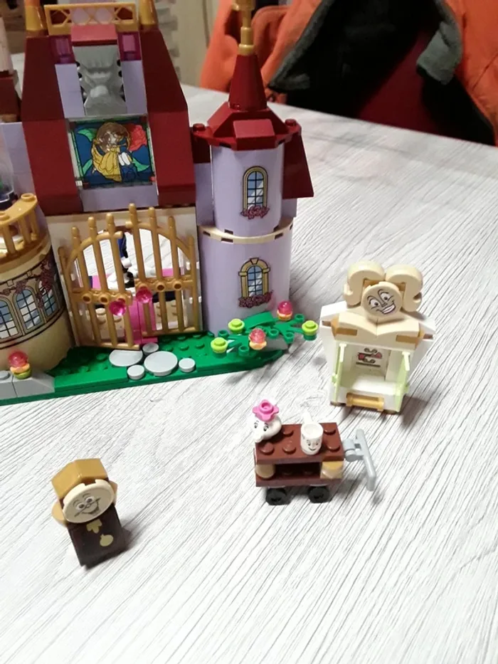 Lego château la Belle et la Bête - photo numéro 3