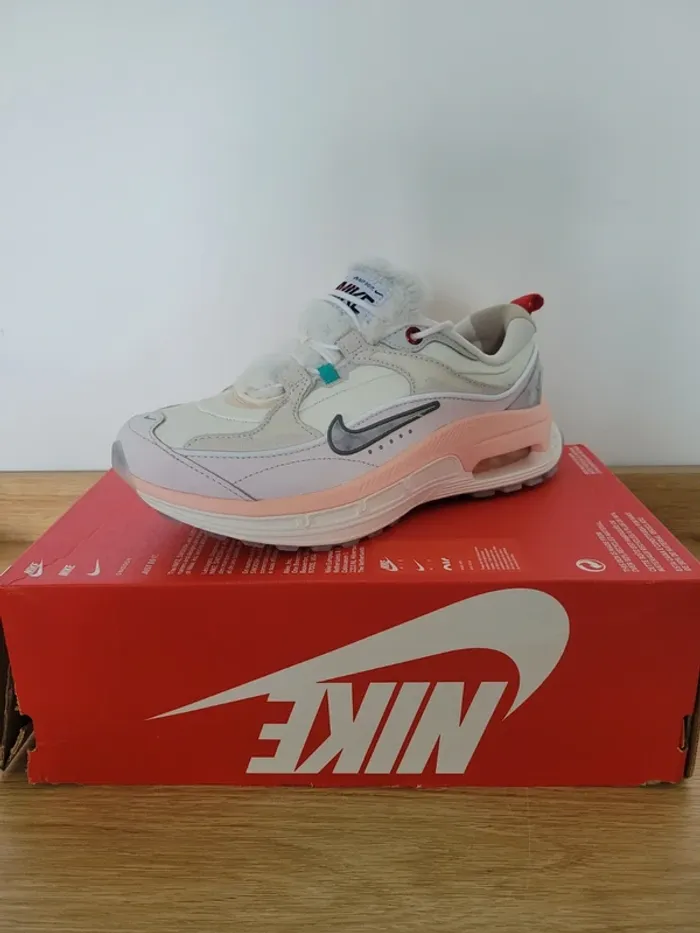 Nike Air Max Bliss T38,5 100% Authentique - photo numéro 2