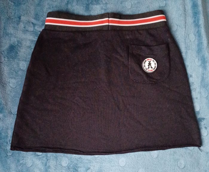 Jupe noire - photo numéro 2