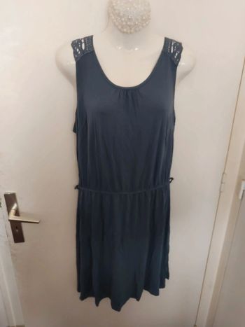 Robe bleu courte avec dos fait au crochet taille 46/48