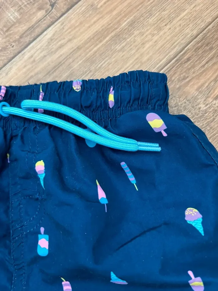 Short de bain 4/5 ans. - photo numéro 2