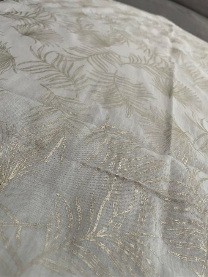 Foulard blanc à motifs doré - photo numéro 2