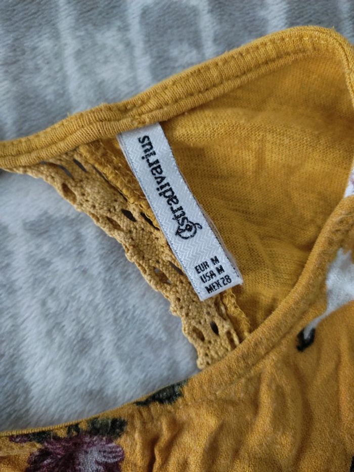 Débardeur jaune a fleurs stradivarius taille M 38 - photo numéro 2