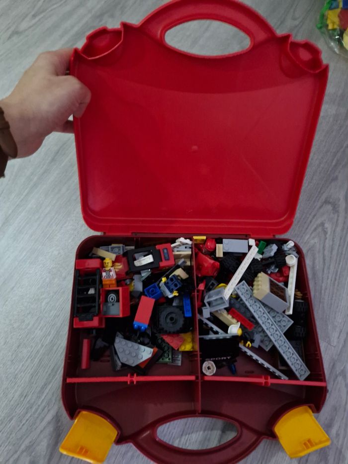 Mallette petits Lego - photo numéro 2