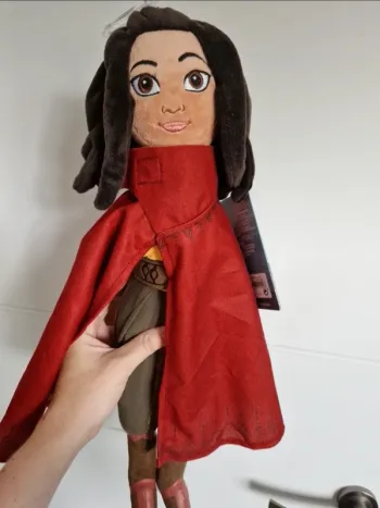 Peluche raya et le dernier dragon disney neuf