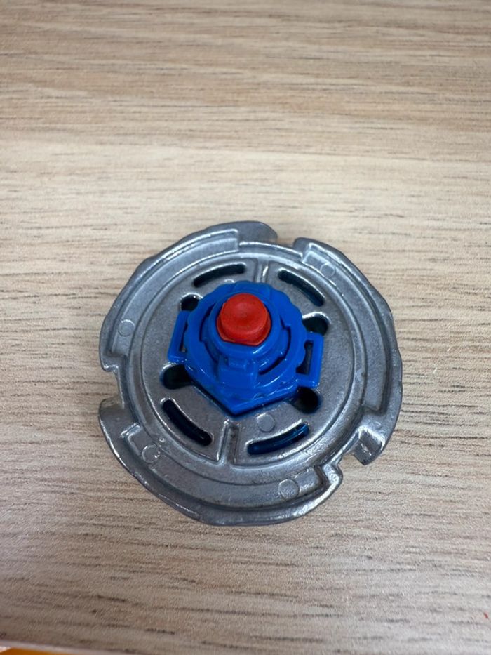 Toupie beyblade storm pegasus - photo numéro 3