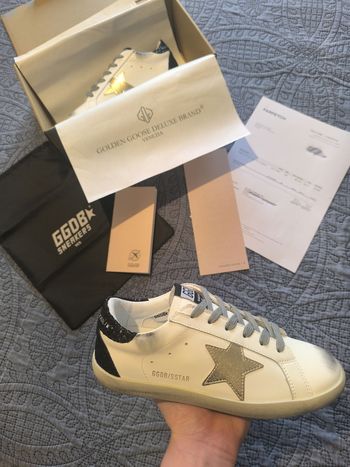 Golden goose superstar taille 38 neuf avec facture et passeport 