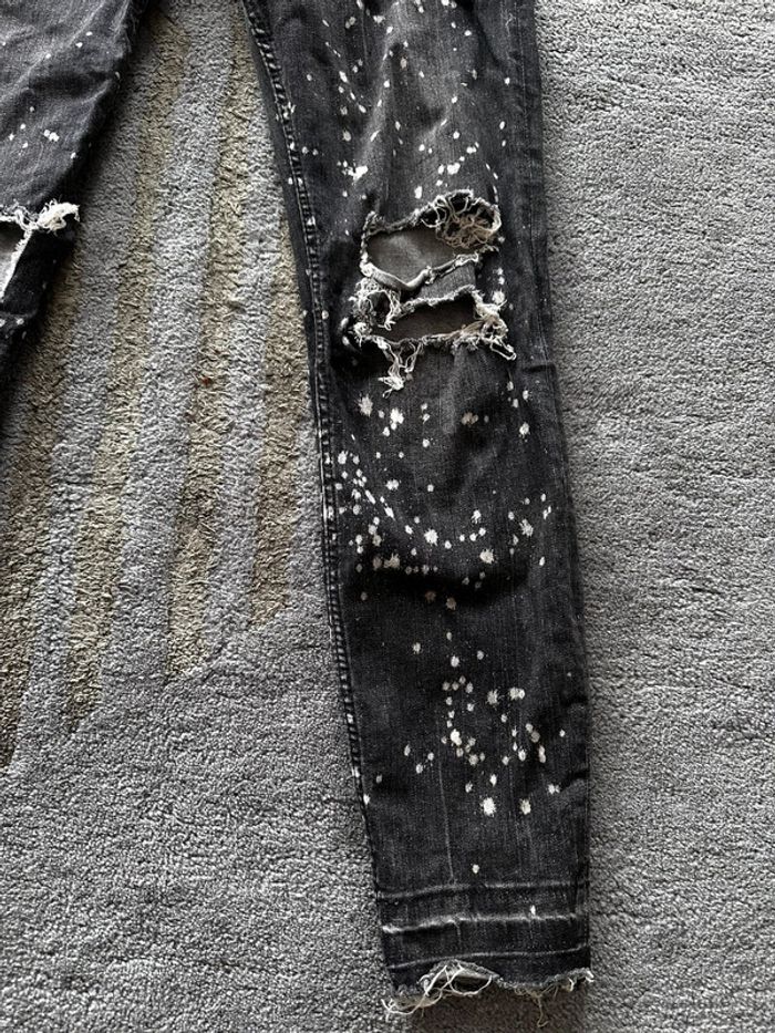 Jean destroy troué effet tâches de javel - photo numéro 3