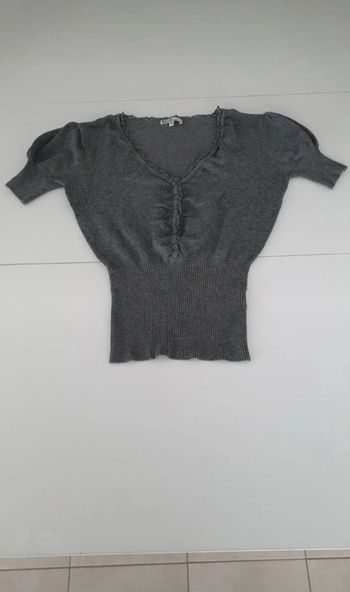 Haut gris en taille unique