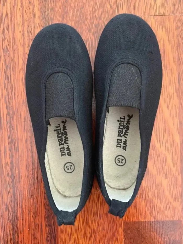 Jolie ballerine/chausson noir DPAM fille 24/25 - photo numéro 2
