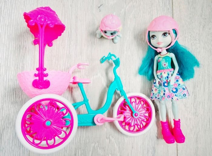 Enchantimals Tortue avec vélo en très bon etat