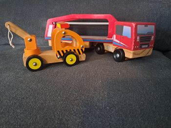 Lot camion en bois bébé