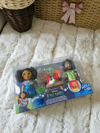 Coffret poupées Mirabel et bruno de encanto Disney princesse