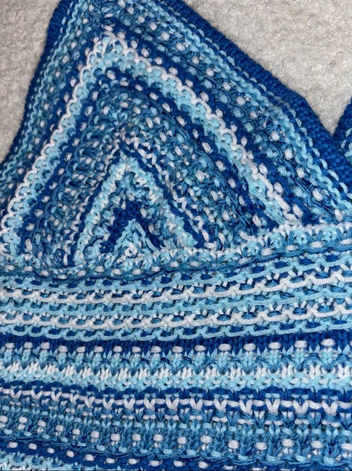 Crop top en maille bleu - photo numéro 3