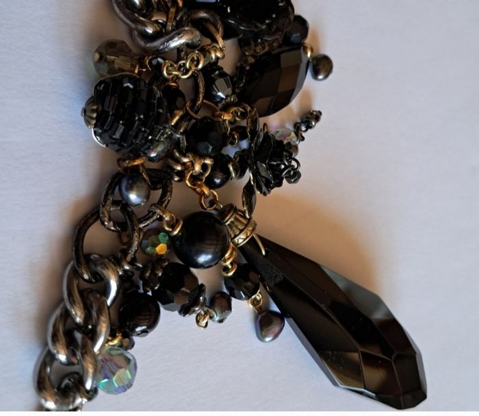 Collier fantaisie court NEUF avec breloques et pendentif - photo numéro 8