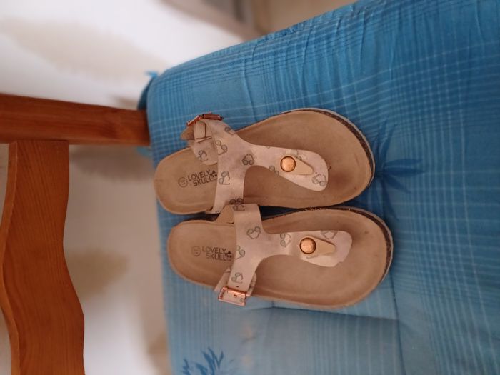 3 paires de chaussures filles du 31 au 33 - photo numéro 2