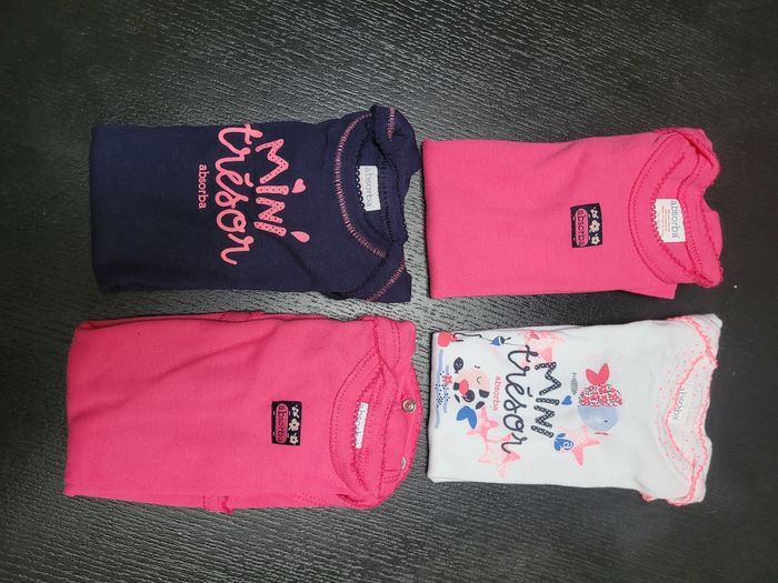 Lot de 13 bodys absorba
Seulement 3 ont été porté et très peu...
Tous les autres sont neufs jamais portés - photo numéro 3