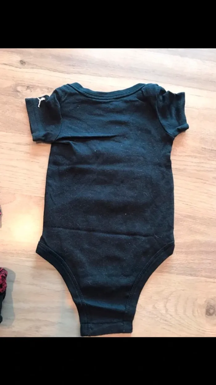 Ensemble Jordan taille 0/6 mois - photo numéro 4