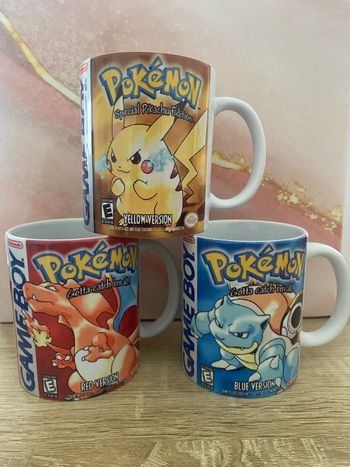 Tasses pokemon pikachu dracaufeu tortank Nintendo gameboy jaune rouge bleu manga 