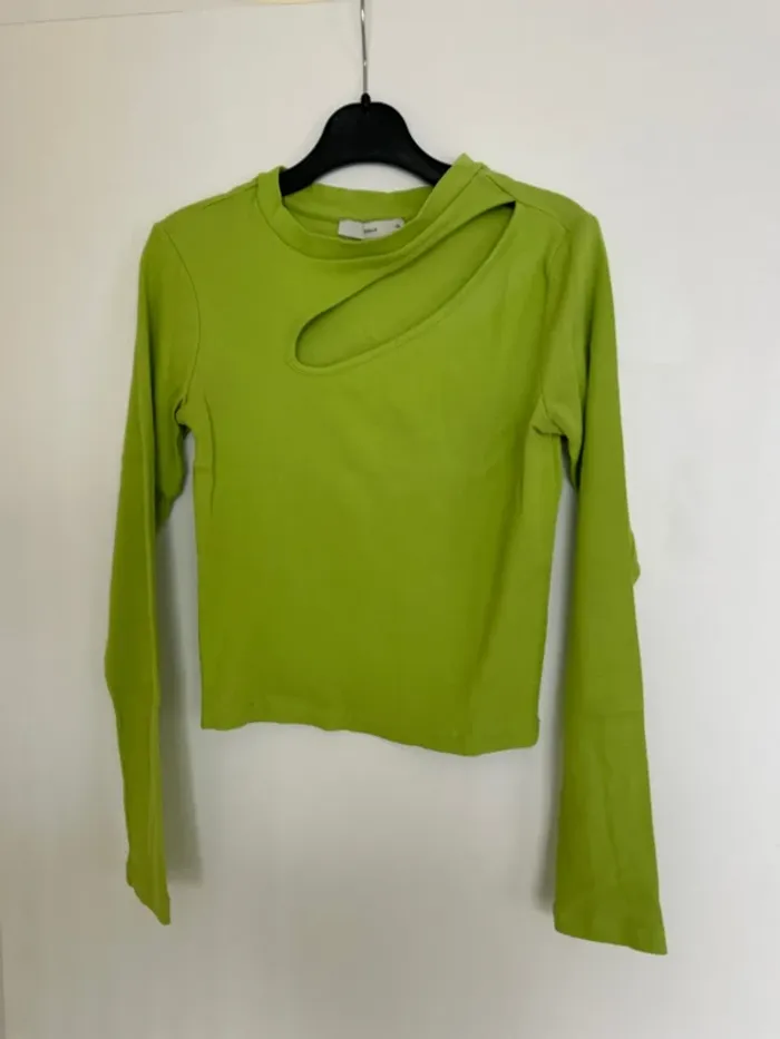 T-shirt only xs
