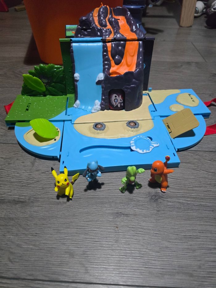 Valise pokemon - photo numéro 2