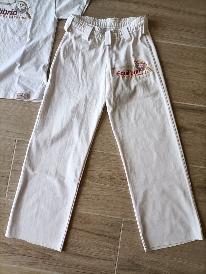 Tenue capoeira enfant tee shirt pantalon 8 ans mixte blanc bon état - photo numéro 4