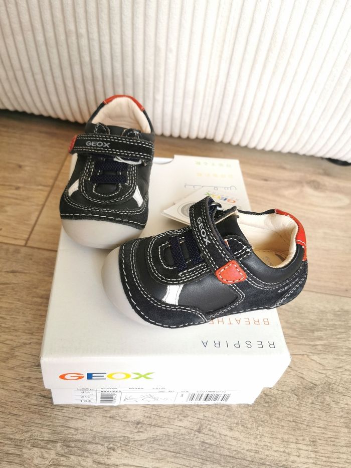 Chaussures en cuir et nubuck  bébé Geox taille 20 - photo numéro 2