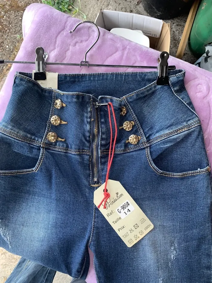 Jeans fille 14 ans taille haute , rentrée scolaire , neuf lot - photo numéro 4