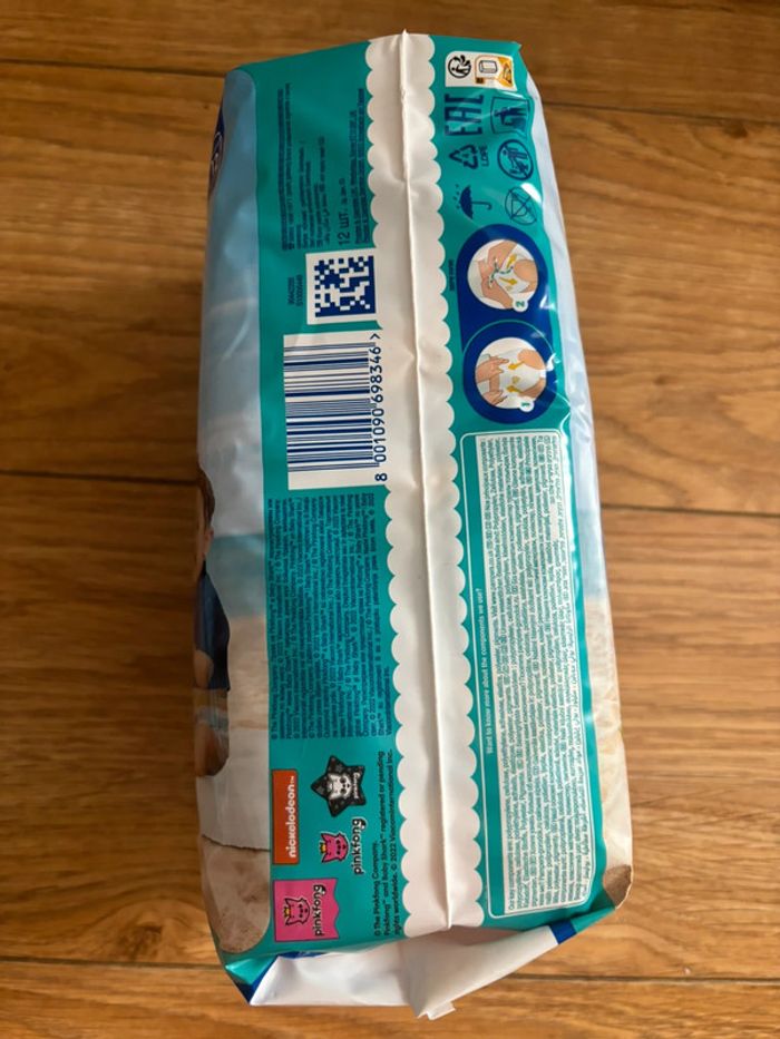 12 couches Pampers Splashers BabyShark 3-4 - photo numéro 2