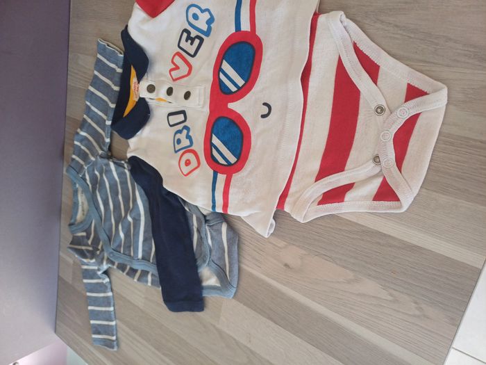 pull body et body ML pour garçons Taille 3 mois