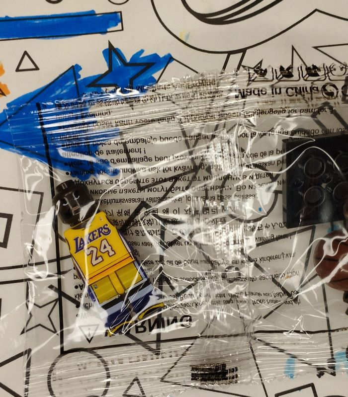 Personnage type Lego basketball NBA neuf Kobe Bryant Los Angeles Lakers jaune