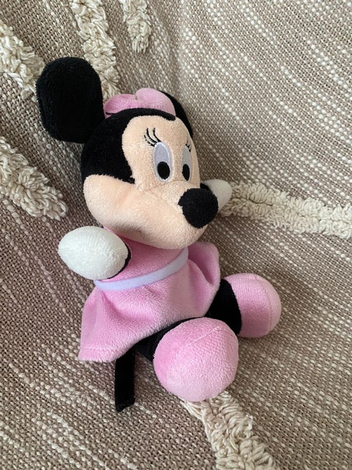 Peluche doudou 22cm Disney minnie souris rose et noir très bon état - photo numéro 2