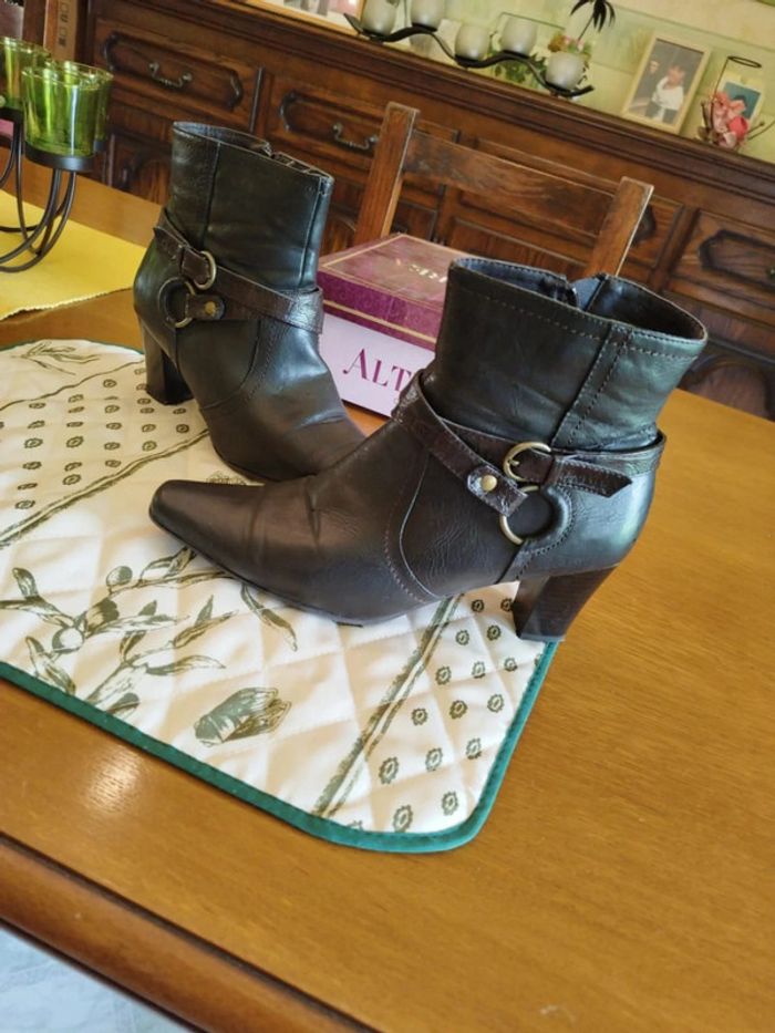 Bottines noires similicuir taille 39 Altramarea