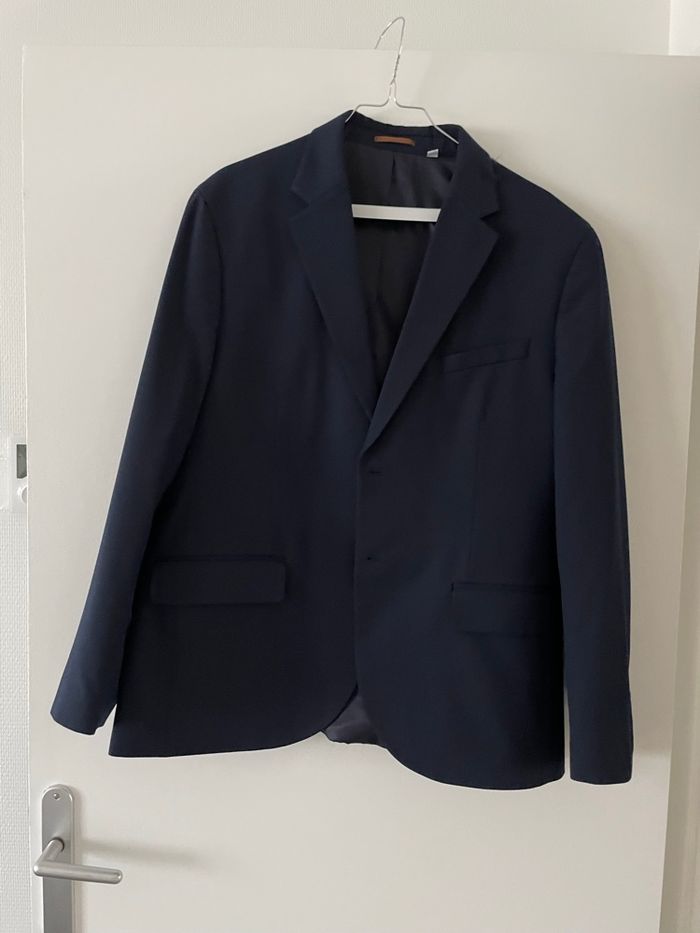 Costume Devred, veste taille 54 pantalon taille 40 140 € très bon état - photo numéro 2