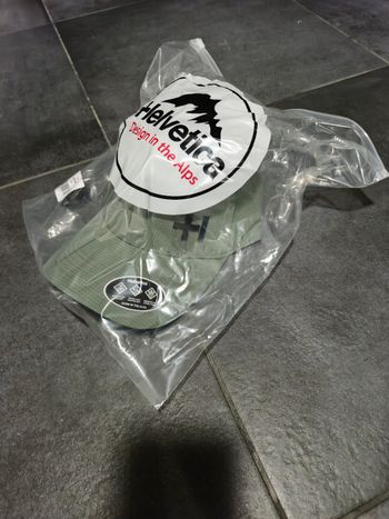 🧢 Casquette Helvetia – Neuve avec étiquette