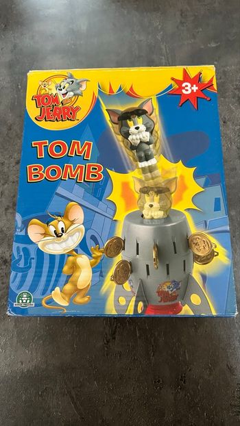 Tom Bomb