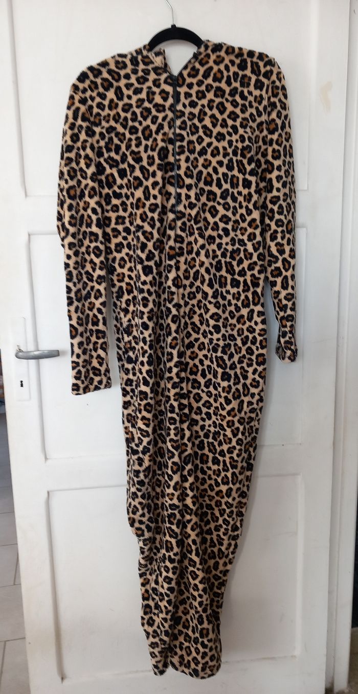 Combinaison à capuche polaire pyjama léopard taille 36