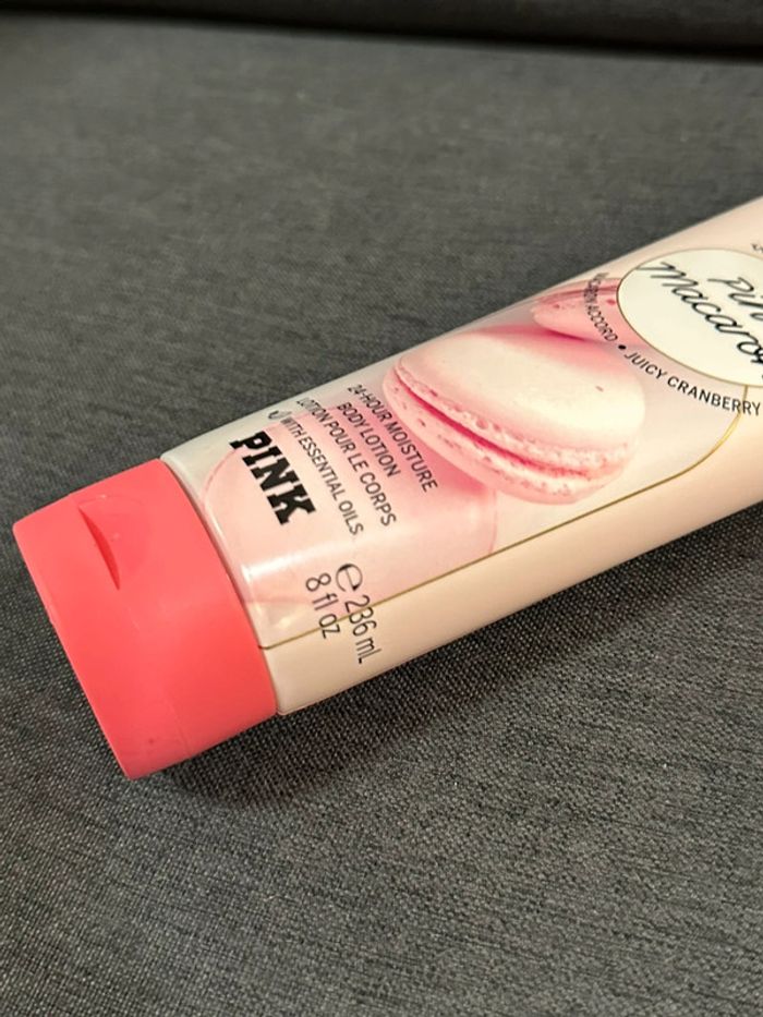 Lait hydratant Corps - Pink Victoria’s Secret -Pink Macaron - Macaron & cranberry - Corps 236ML Neuf - photo numéro 4