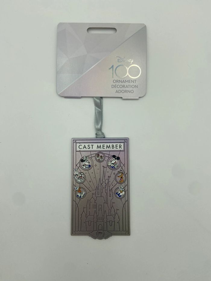 Disney 100 cast member exclusif ornement métal 100th anniversaire