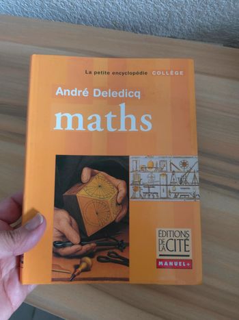 Livre la petite encyclopédie Maths collège