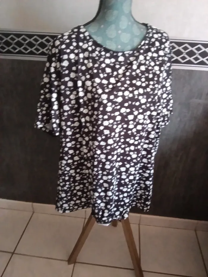 Haut femme manche courte taille 5xl - photo numéro 3