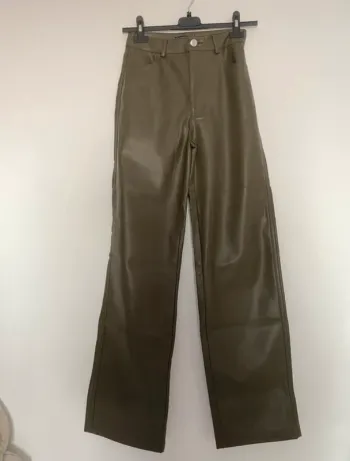 Pantalón de cuero