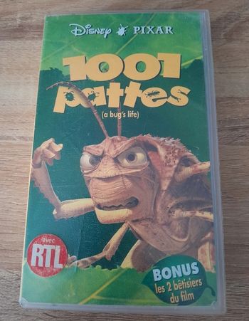 VHS 1001 pattes (à bug's life) disney pixar