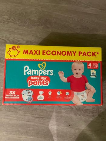 Couches Pampers taille 4 pants