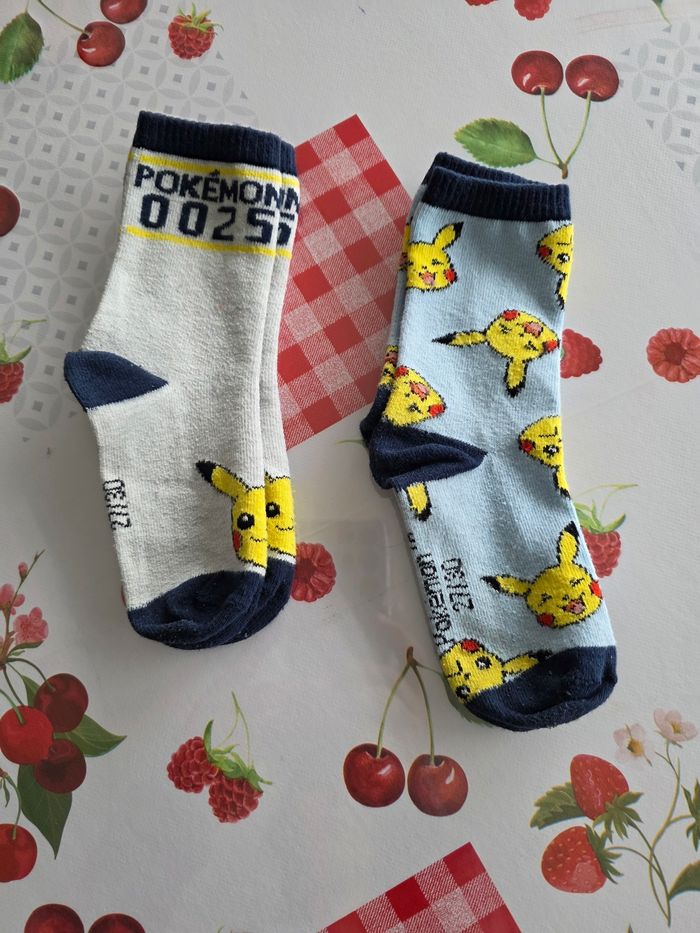 LOTS DE 3 PAIRES DE CHAUSSETTES POKEMON GARÇON 27/30 - photo numéro 3